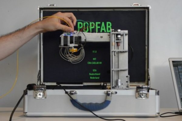 Công nghệ in 3D đã nằm gọn trong 1 chiếc vali