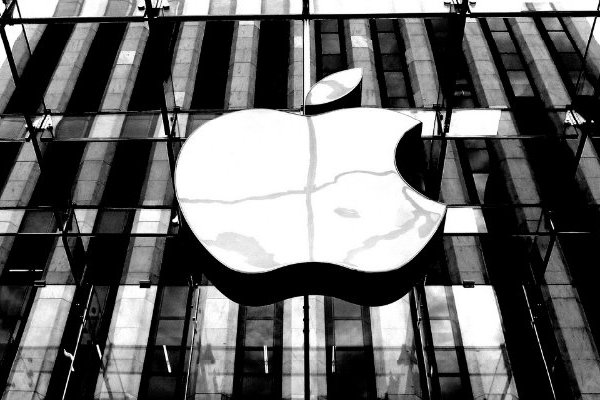Cổ phiếu Apple sụt giảm mạnh trong gần nửa năm qua