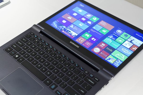 Laptop dùng ổ cứng tốc độ cao của Samsung giá chỉ 800 USD
