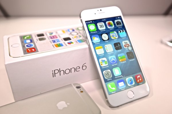 Vì sao iPhone 6 vẫn bán đắt như tôm tươi