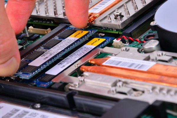 Các phần cứng có thể nâng cấp trên laptop