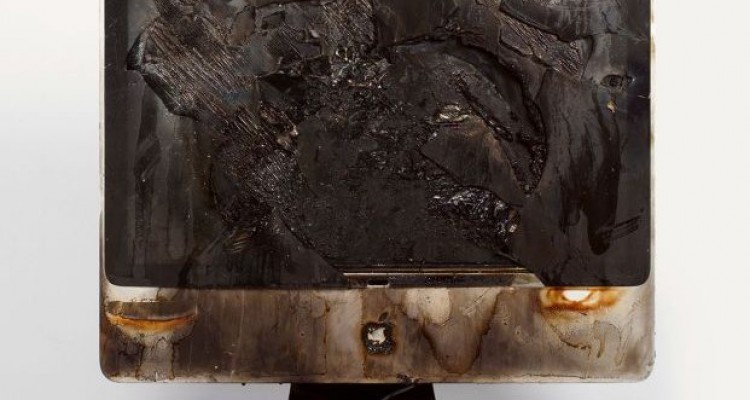 Apple phát minh vật liệu chống cháy thân thiện với môi trường