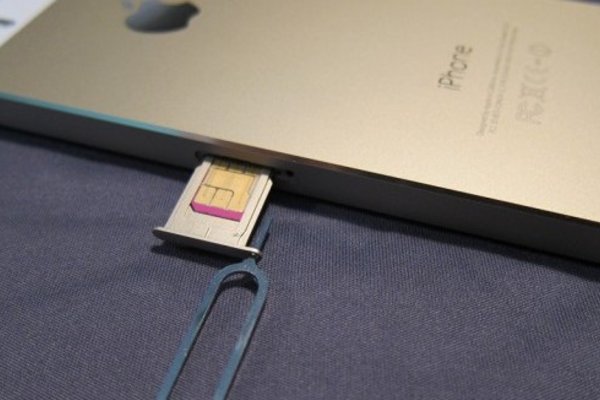 Đừng kì vọng Apple SIM sẽ sớm có mặt trên iPhone