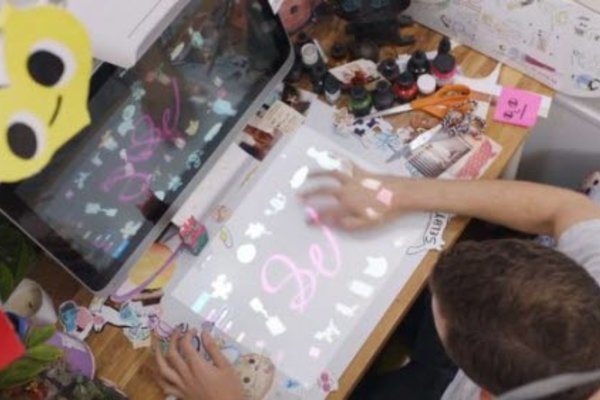 HP giới thiệu máy tính bàn phím cảm ứng