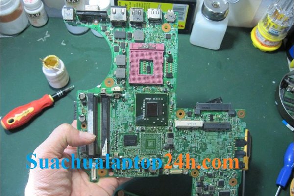 Laptop bị lỗi chạy ngắt