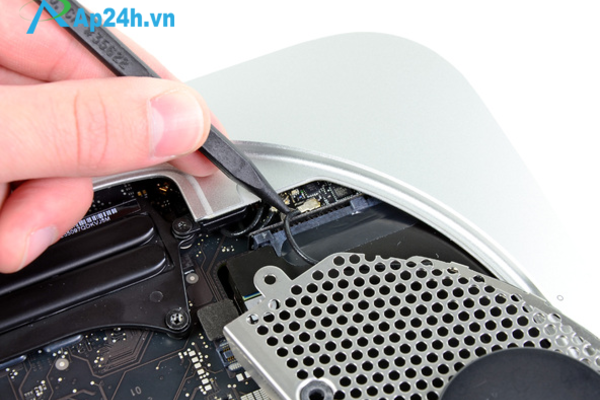Thay thế tấm Ăngten Mac Mini Mid 2011