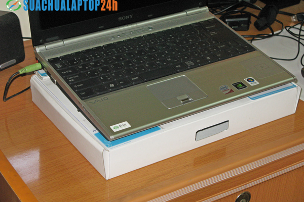 Hướng dẫn làm đế tản nhiệt cho Laptop