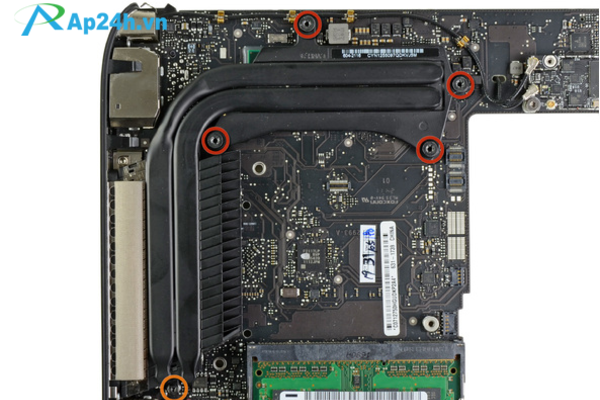 Thay thế bộ phận tản nhiệt Mac Mini Mid 2011