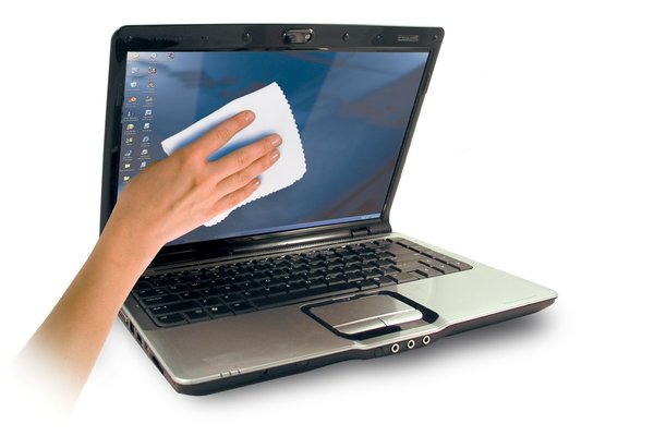 Vệ sinh bảo dưỡng laptop lấy liền - thách thức mọi bụi bẩn