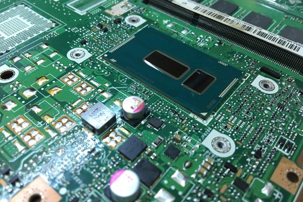 Làm chủ công nghệ và tiên phong thay thế CPU dán cho mainboard laptoptại Sửa chữa Laptop 24h.com