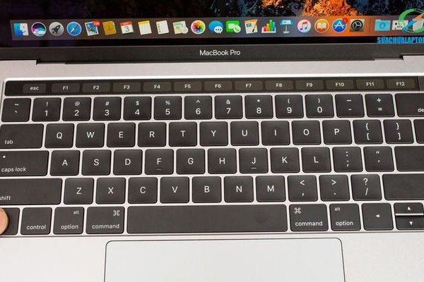 APPLE LAPTOP SERVICES