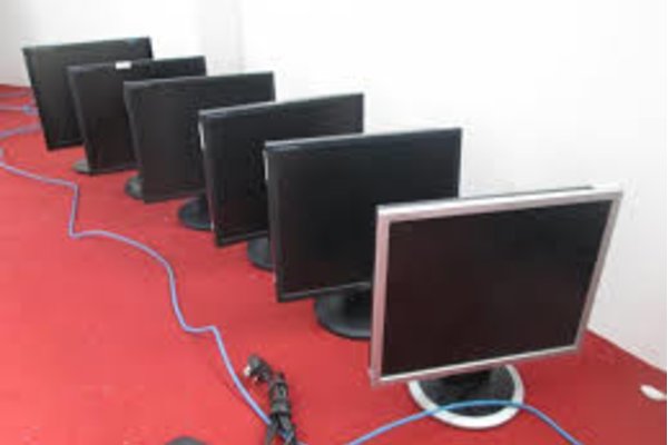Nguy cơ dễ gặp khi mua màn hình LCD cũ giá rẻ tại TPHCM