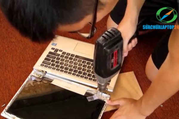 Hướng dẫn sửa vỏ laptop bị nứt đơn giản trong 5 phút