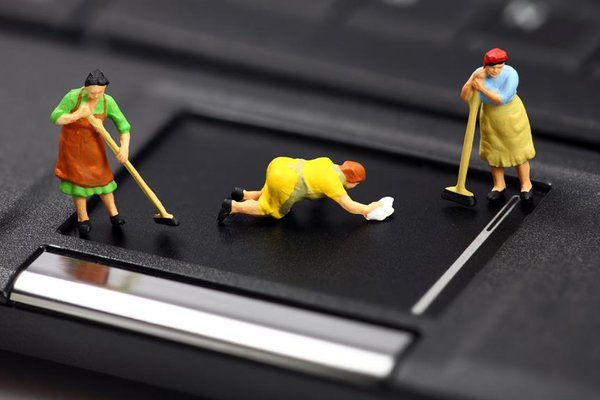 Hướng dẫn cách vệ sinh laptop đúng cách tại nhà