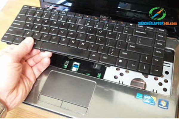 Hướng dẫn tháo lắp bàn phím Dell Inspiron N4010 để vệ sinh đúng cách