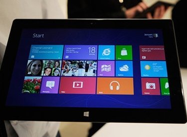 Tiết lộ mức giá rẻ bất ngờ của tablet Surface
