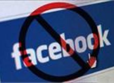 7 lý do khiến bạn bị "đuổi cổ" khỏi Facebook