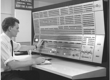 Apple chưa phải là công ty giá trị lớn nhất thế giới, IBM mới là "trùm"