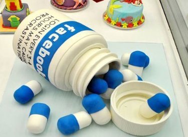 Facebook quyến rũ người dùng bằng gì?