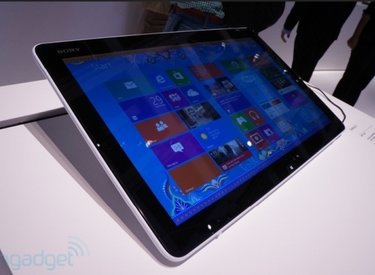 Laptop lai cạnh tranh Surface của Sony trình làng