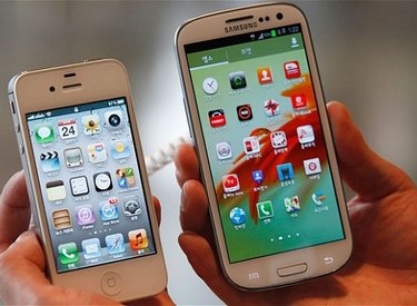 Apple muốn đòi tới 3 tỷ USD từ đối thủ Samsung