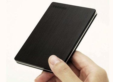 Ổ cứng di động mỏng 9mm mới của Toshiba