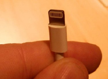 Bí ẩn chip trong cáp Lightning đã được giải mã