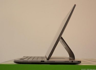 Acer ra mắt laptop kiểu thiết kế “dị thường”