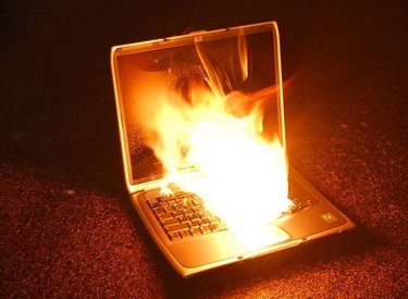 Laptop bị cháy nổ