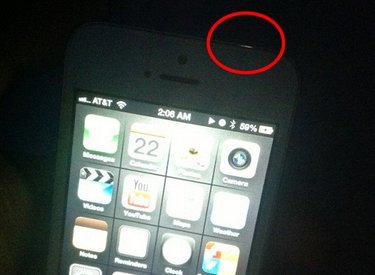 Lỗi màn hình hở sáng và cách nhận biết