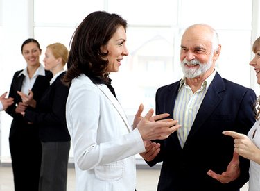 Cách ứng xử giao tiếp thông minh