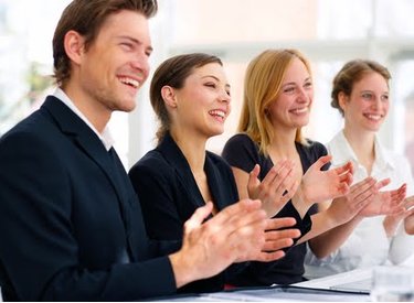 Nghệ thuật tạo thiện cảm trong giao tiếp