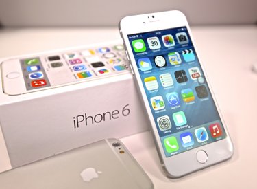Vì sao iPhone 6 vẫn bán đắt như tôm tươi