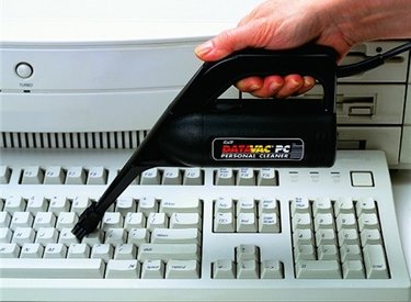 Vệ sinh bàn phím Laptop, Desktop đúng cách