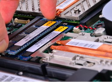 Các phần cứng có thể nâng cấp trên laptop