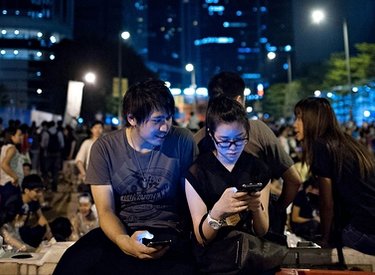 Dân Hong Kong đổ xô tải ứng dụng nhắn tin không cần sóng di động