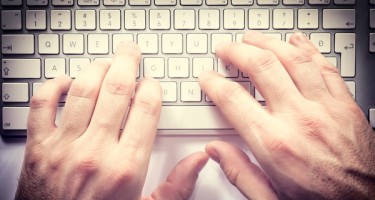 Đoán cảm xúc con người qua cách gõ bàn phím laptop