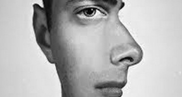 Nên chọn bức ảnh đại diện nào trên Facebook?