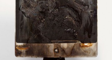 Apple phát minh vật liệu chống cháy thân thiện với môi trường