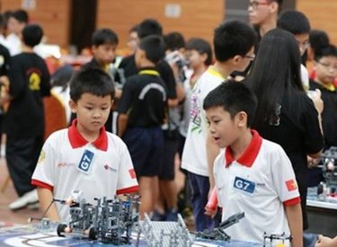 Đại diện của Việt Nam tại Robotics quốc tế 2014.