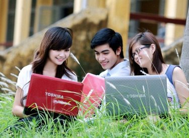 Laptop cũ thị trường tiềm năng cho sinh viên
