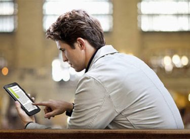 Chọn mua máy tính bảng hay laptop ở Việt Nam