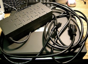 Những việc cần làm khi laptop sạc không vào