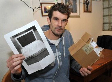 Đặt mua laptop trên eBay, nhận được... MacBook giấy