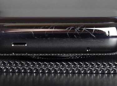 Apple Watch vỏ thép không gỉ rất dễ bị xước