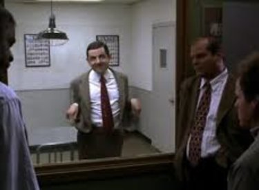 Làm thế nào để phân biệt gương hai chiều?