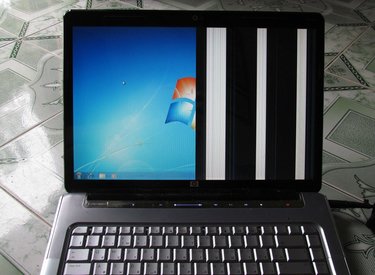 Laptop bị hỏng bẹ cáp màn hình