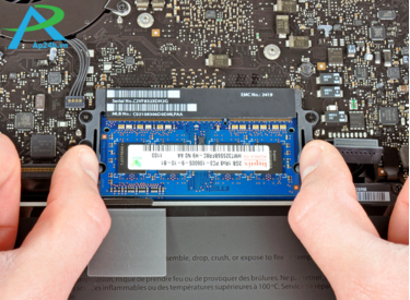 Thay thế RAM cho Macbook Pro 13” Unibody 2011