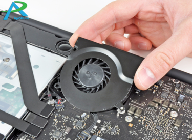 Thay thế quạt tản nhiệt Macbook Pro 13” Unibody 2011