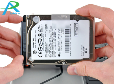 Thay thế ổ cứng Macbook  Pro 13” Unibody 2011